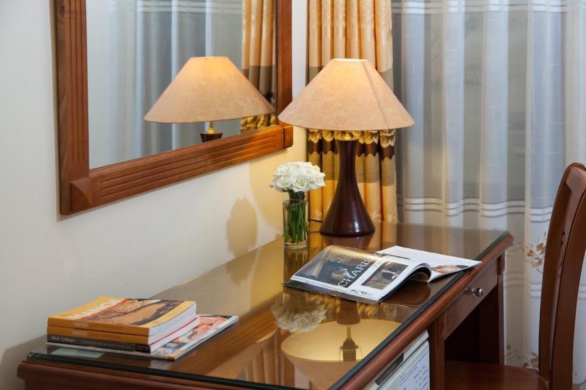 Lucky Central Hotel & Travel Hanoi Dış mekan fotoğraf