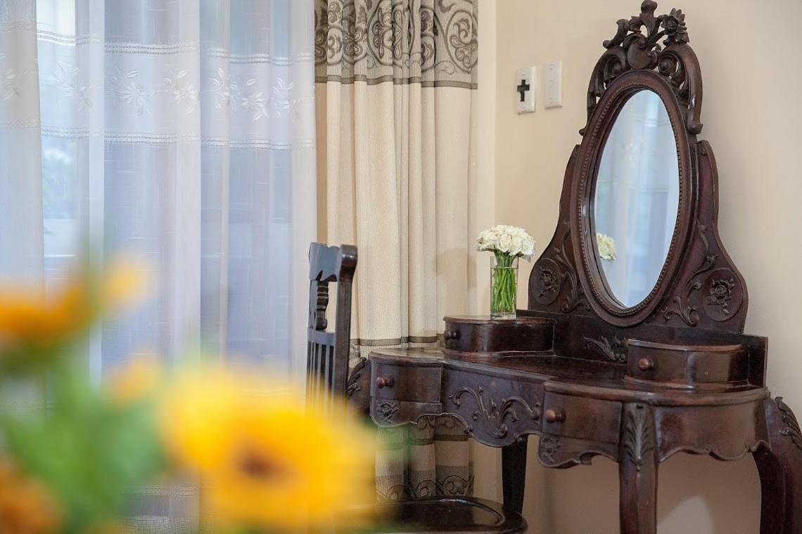 Lucky Central Hotel & Travel Hanoi Dış mekan fotoğraf